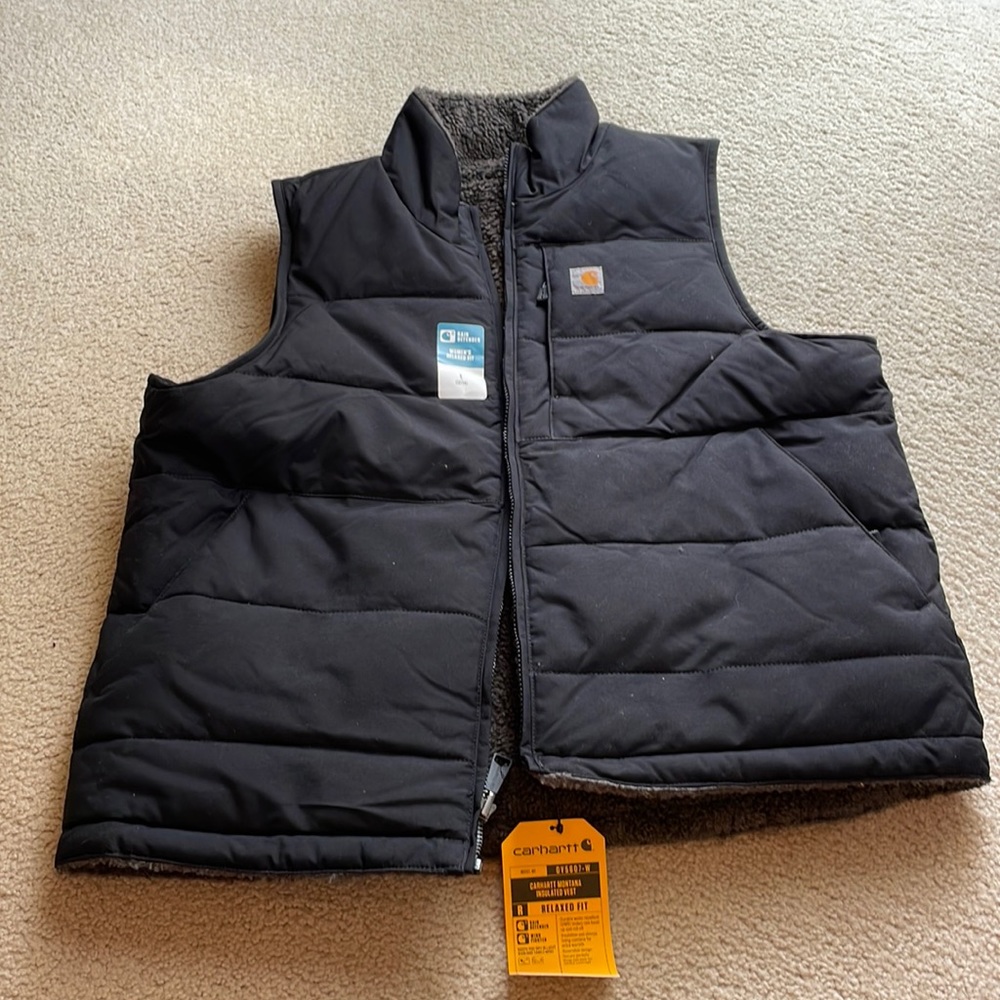 Carhartt women’s reversible vest size large.